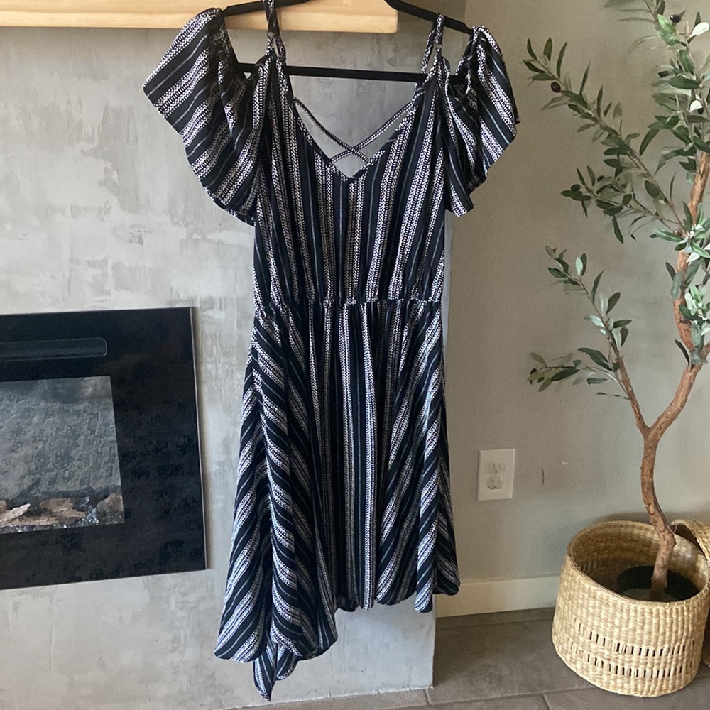 Mid length black and white dress, size M, Xhilaration brand